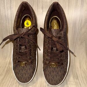 Brand New MICHAEL KORS Keaton Logo Sneaker Size 9